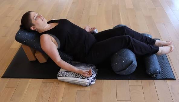 Hugger Mugger Bolster: Types, Benefits, Features, and Complete Buying Guide